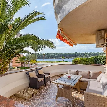 Apartamento 2 Bedroom Gorgeous In Medulin