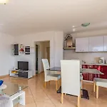 With Sea View 11 Apartment *
