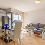 Apartment With Sea View 11