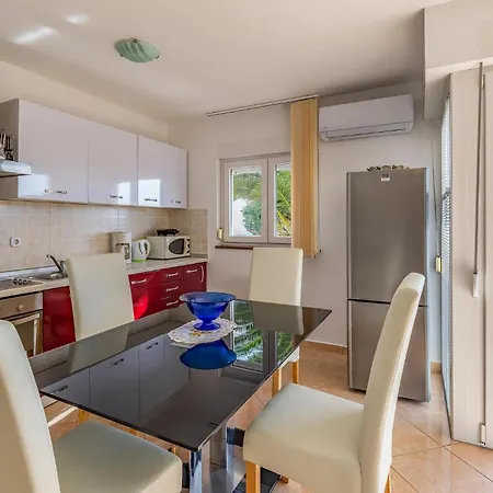 2 Bedroom Gorgeous In Apartment Medulin