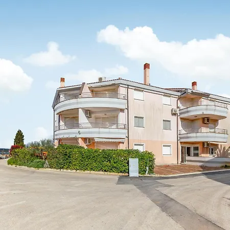2 Bedroom Gorgeous In *